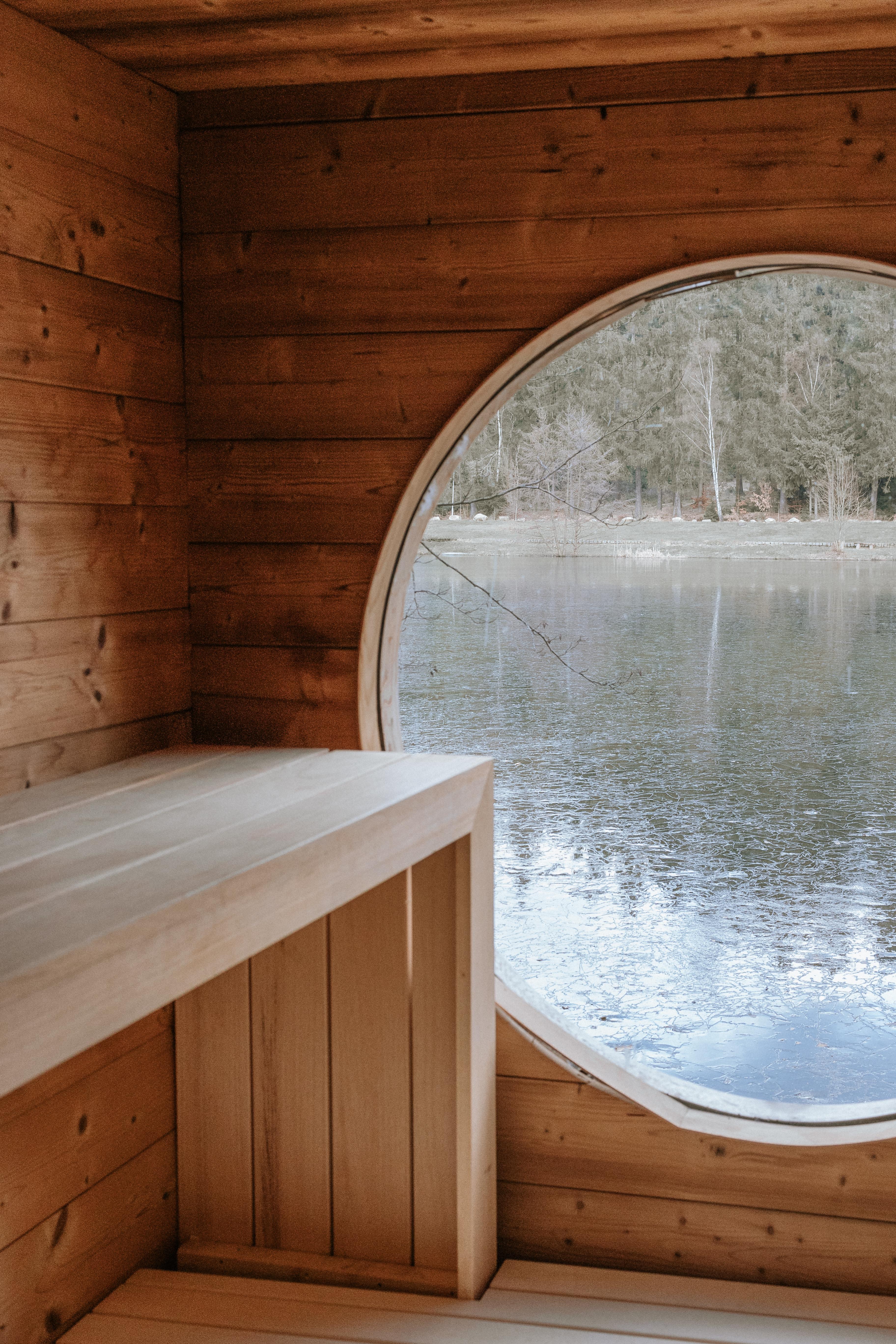 Lesni sauna zleva